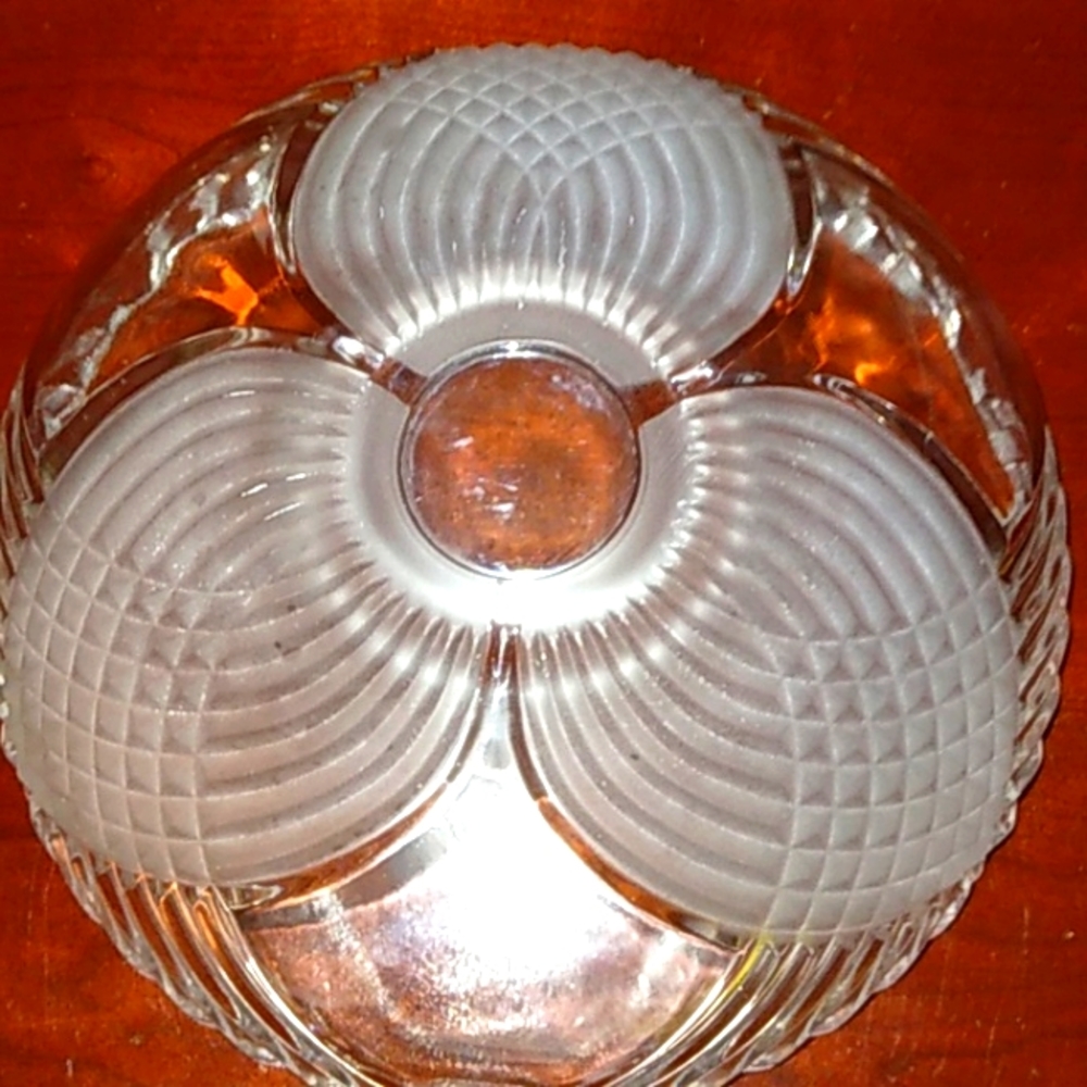 Vintage (1990s) Enchantment Bowl by Indiana Glass - Picture 4 of 4